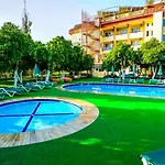 Castle Park 4*