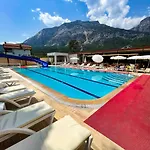 Ξενοδοχείο Castle Park 4*