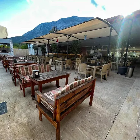 Castle Park 酒店 贝尔迪比